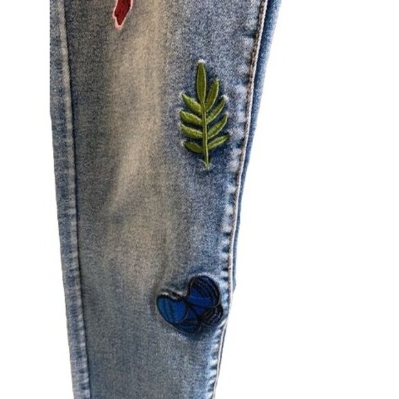 NWOT Girls Blue Jeans with Floral Butterflies Patchwork All Over - Picture 4 of 7